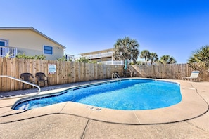 Interior - Gulf Shores Beach Condo w/ Community Pool! (Gulf Shores)
