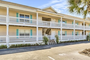 Interior - Gulf Shores Beach Condo w/ Community Pool! (Gulf Shores)