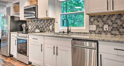 Fully Renovated Broadway Cabin w/ Private Hot Tub!