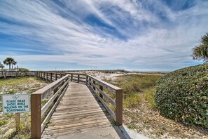 Apartment (2 Bedrooms) | Interior - Gulf Shores Condo: Covered Balcony & Beach Access (Gulf Shores)