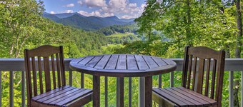 Mountain Escape w/ Stunning Views!