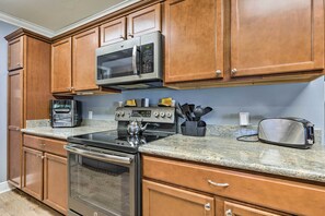 House (4 Bedrooms) | Interior - Gulfport Home w/ Private Yard: 1 Mile to Pier (Gulfport)