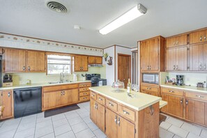 House (3 Bedrooms) | Interior - Historic 'hoffmann Ranch Haus' Near Wineries! (Fredericksburg)