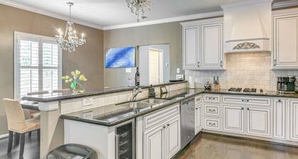 Spacious Houston Heights Home < 6 Mi to Downtown!