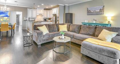 Spacious Houston Heights Home < 6 Mi to Downtown!