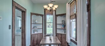 Lake Charles Cottage w/ Fireplace & Yard!