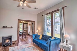 Cottage (2 Bedrooms) | Interior