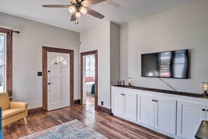 Cottage (2 Bedrooms) | Interior