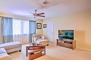 House (3 Bedrooms) | Interior - Home w/ Patio, Mins to Seaworld+lackland Afb! (San Antonio)