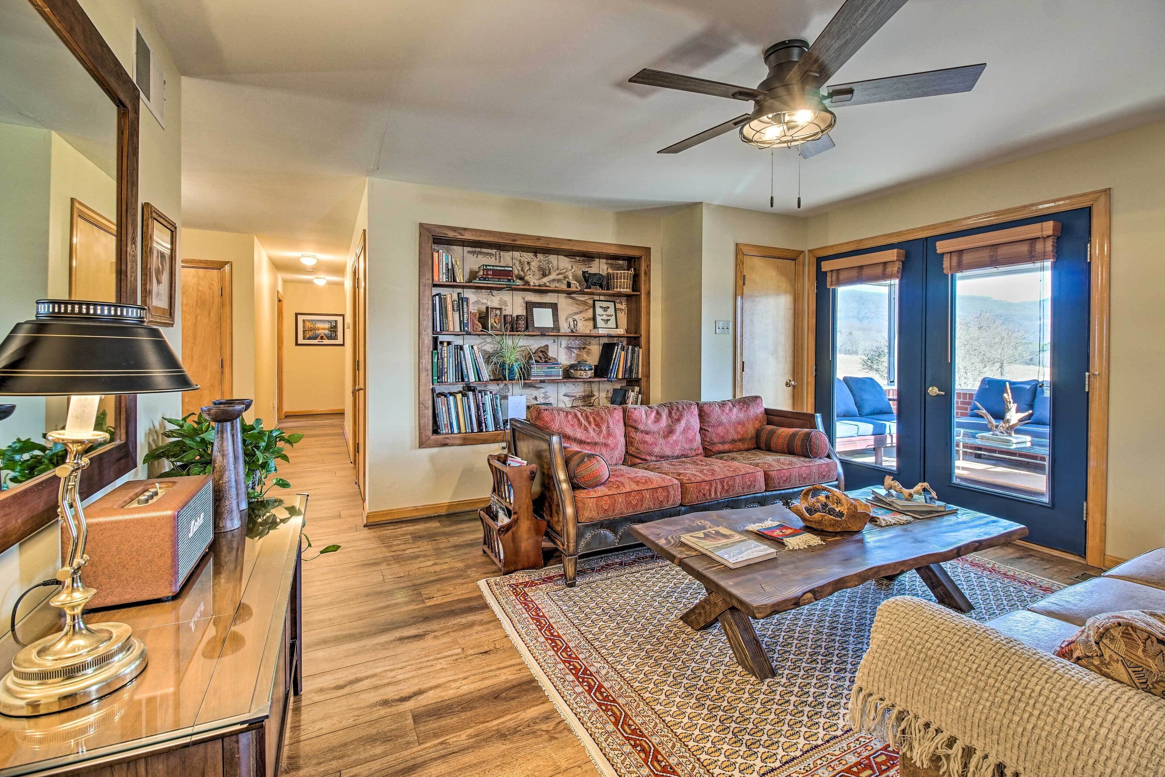 Home w/ Hot Tub Near Shenandoah Nat'l Park!