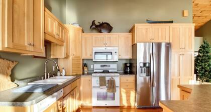 Lakefront Isle Escape w/ Dock + Fire Pit!