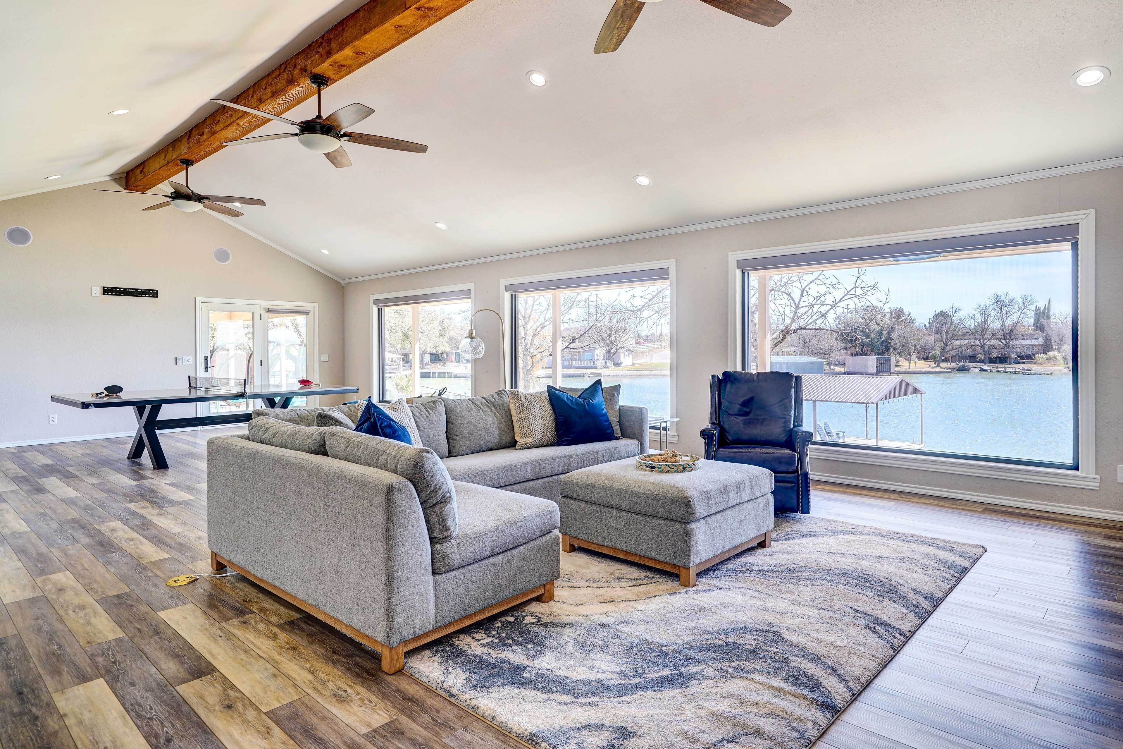 TV, fireplace, ping pong