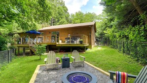 Interior - Modern Home w/ Hot Tub & Deck in Asheville! (Asheville)