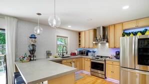 Cottage (3 Bedrooms) | Interior - Modern Home w/ Hot Tub & Deck in Asheville! (Asheville)
