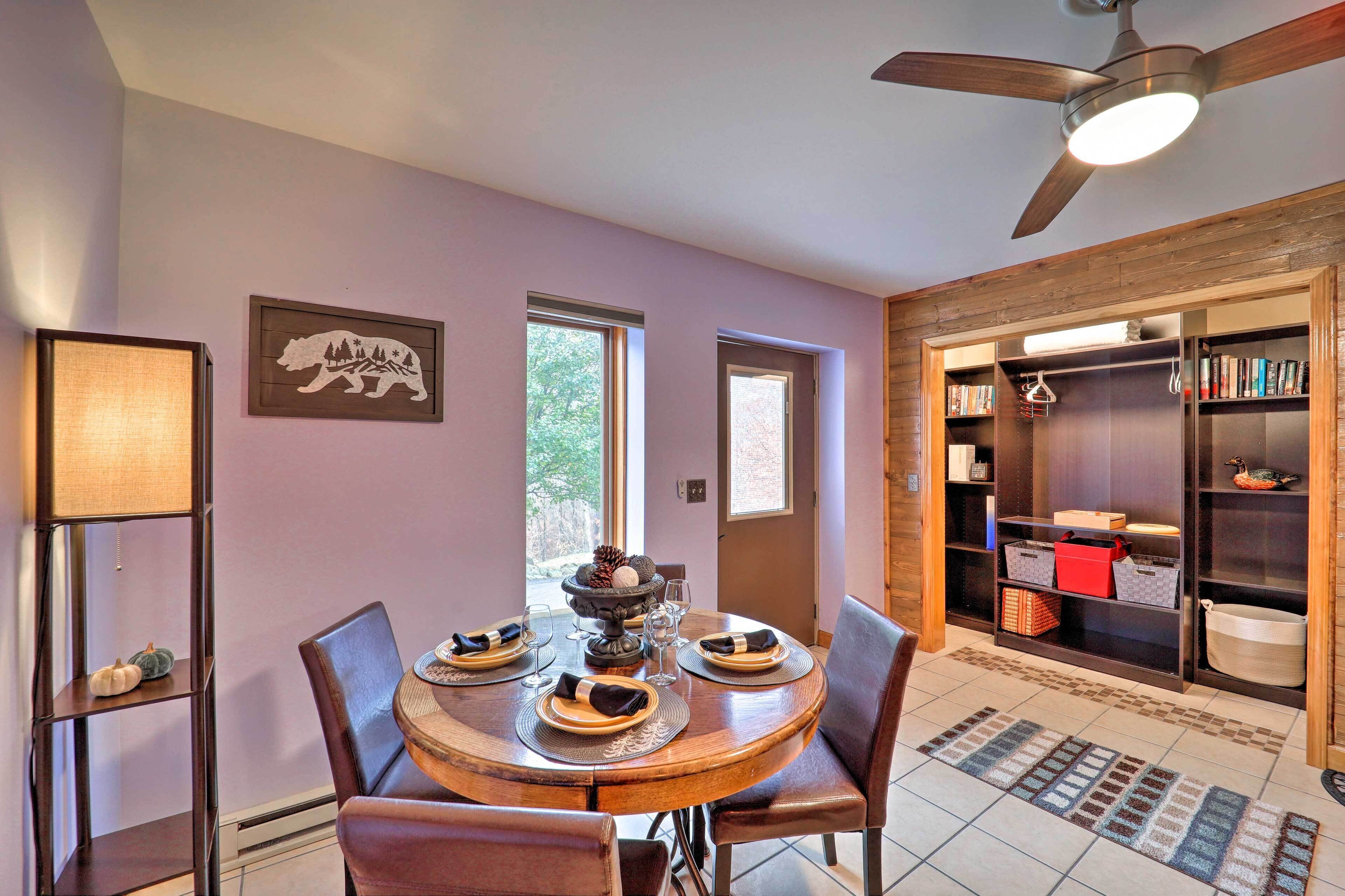 Cozy Mtn Getaway - Steps to Beech Mountain Resort!