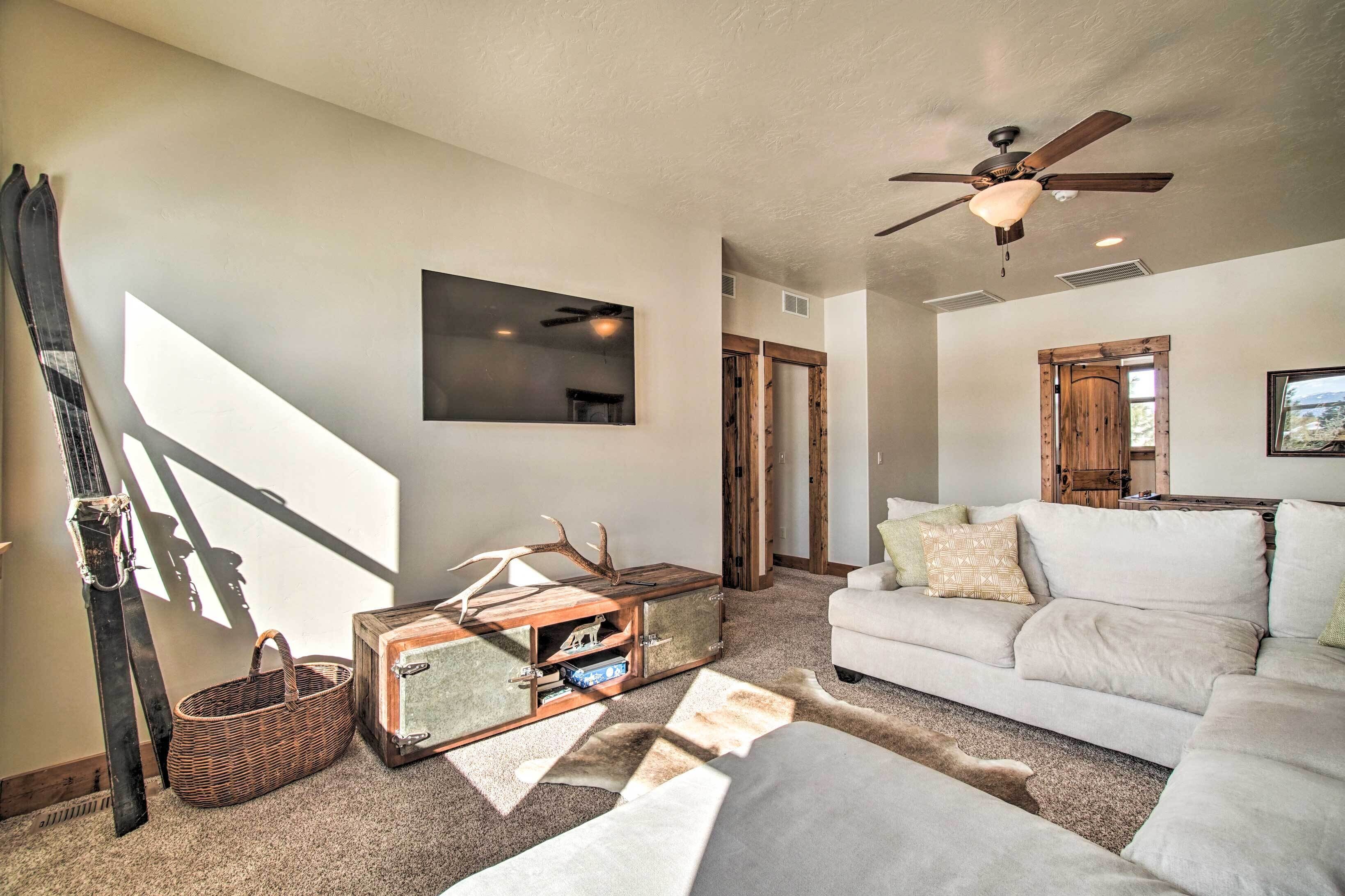 Mccall Home + Hot Tub ~ 2 Mi to Payette Lake