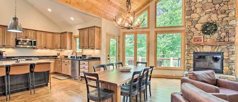 House (4 Bedrooms) | Interior