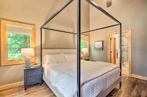 Interior - Luxe Wintergreen Resort Escape w/ Hot Tub! (Nellysford)