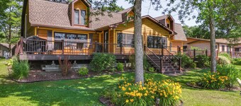 Large Home on Lake Edward w/ Deck & Fire Pit!