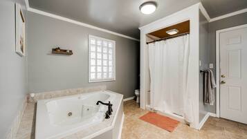 Rumah (3 Bedrooms) | Kamar mandi