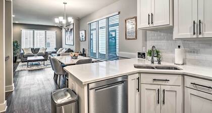 Modern Indianapolis Home w/ Skyline Views