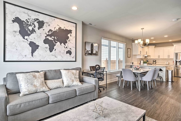 House (3 Bedrooms) | Interior - Modern Indianapolis Home w/ Skyline Views (Indianapolis)