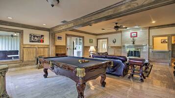 House (6 Bedrooms) | Interior