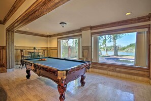 House (6 Bedrooms) | Interior