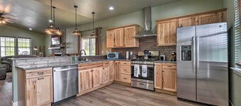 Modern Retreat w/ Deck: Walk to White River!