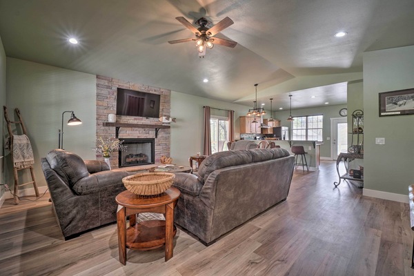 House (2 Bedrooms) | Interior