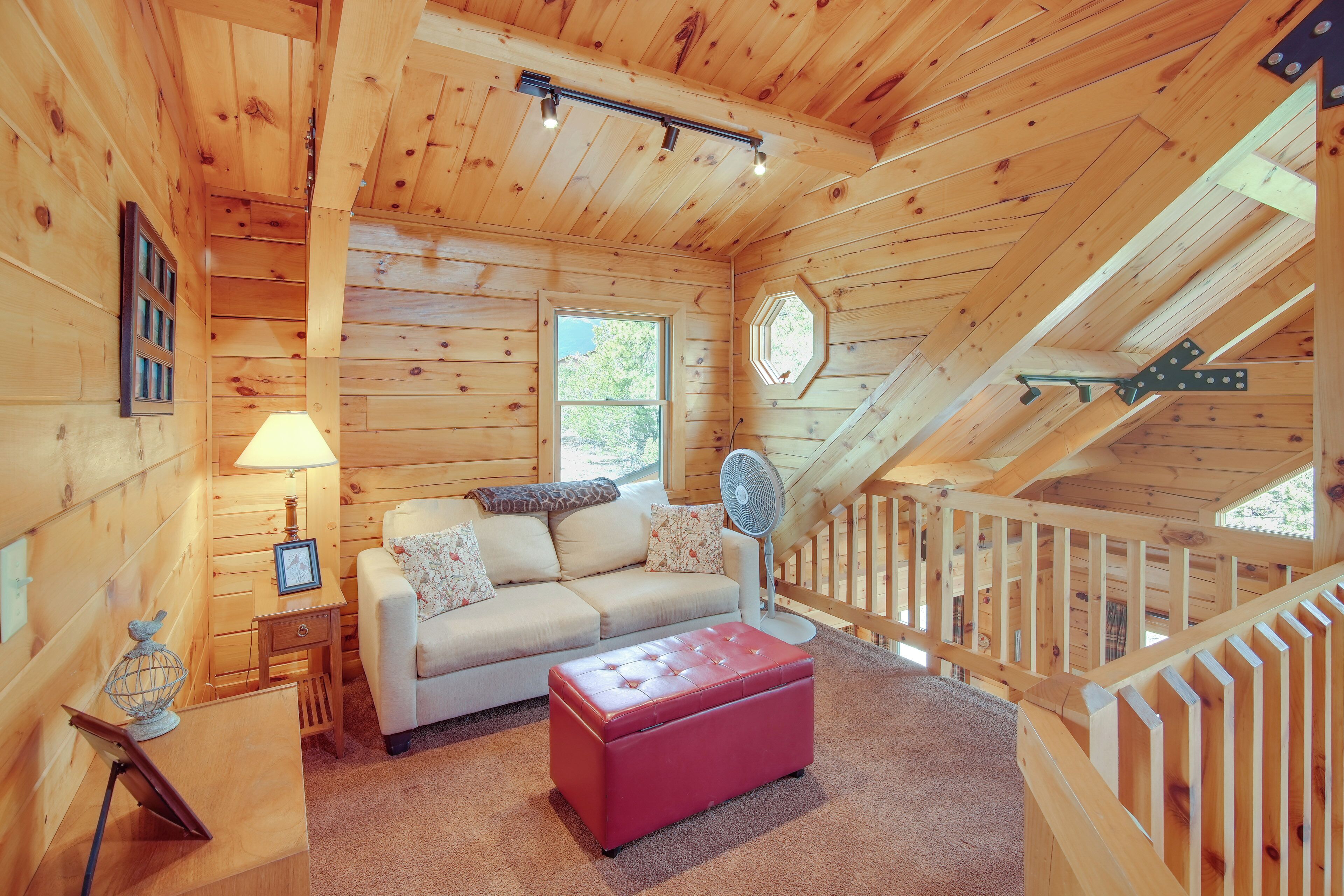 Nathrop Home w/ Mountain Views + Yoga Greenhouse!