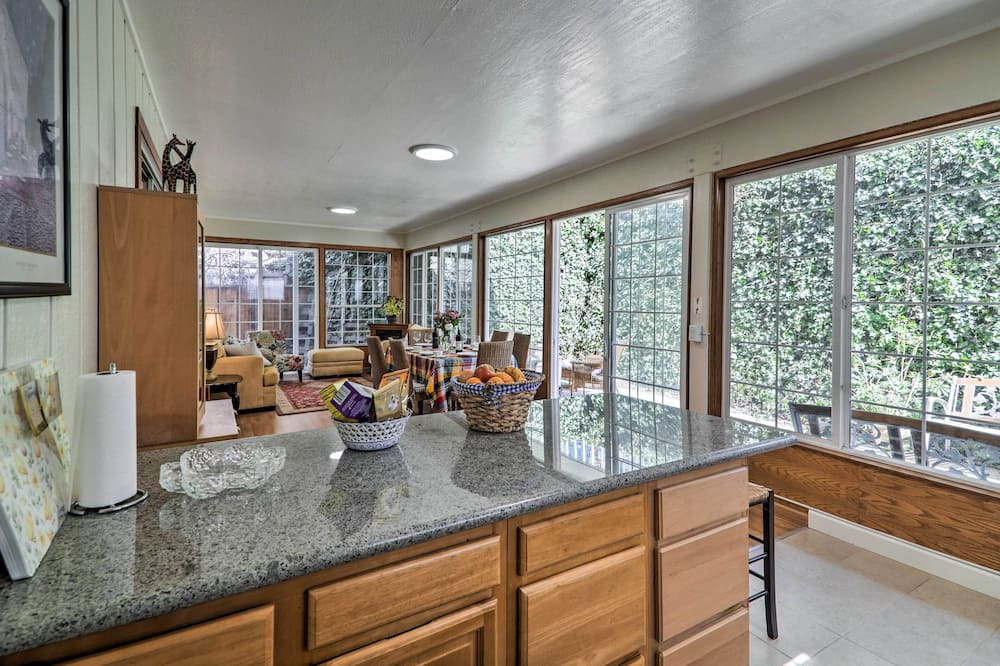 Peaceful Oakland Oasis w/ Private Yard! - Lake Chabot, CA