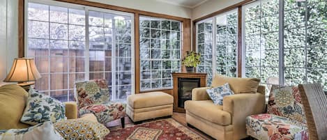 Apartment (2 Bedrooms) | Front of property