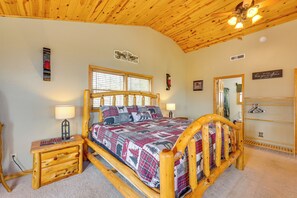 Interior - Mountain-view Murphy Cabin w/ Shared Fire Pit (Murphy)