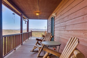 House (2 Bedrooms) | Interior - Mountain-view Murphy Cabin w/ Shared Fire Pit (Murphy)
