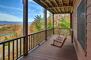 House (3 Bedrooms) | Interior - Murphy Cabin w/ Fire Pit & Stunning Mtn Views (Murphy)