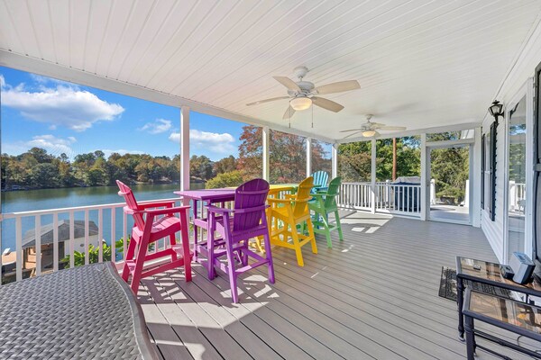 Family Lake Retreat W/ Screened Deck! - Smith Mountain Lake, VA
