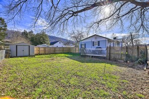 House (3 Bedrooms) | Interior - Pet-friendly Charleston Home w/ Fenced Yard! (Charleston)