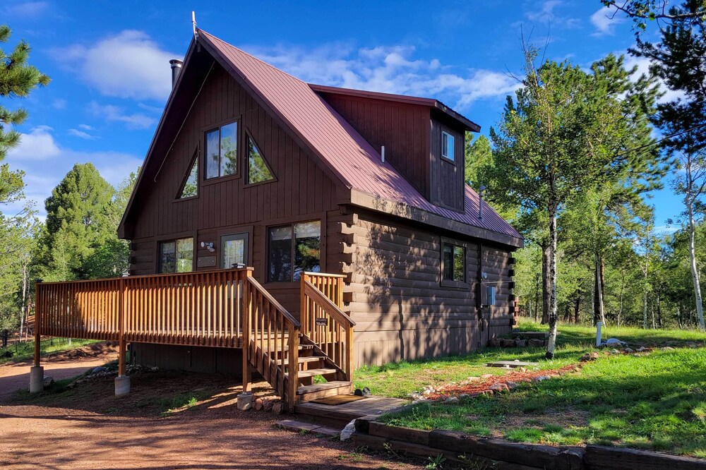 Peaceful Cabin in the Heart of Colorful Colorado!