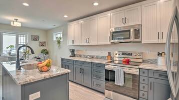 House (3 Bedrooms) | Front of property