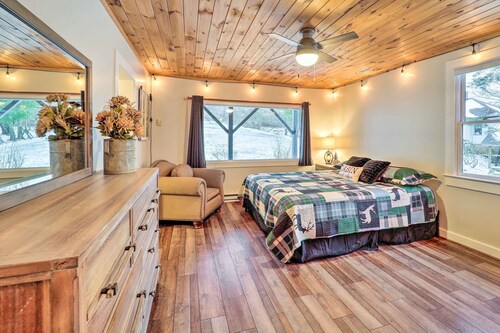 Mountain Retreat < 4 Mi to Downtown Boone!