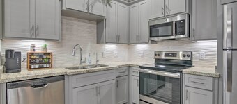 Gorgeous Edinburg Getaway ~ 2 Mi to Utrgv!