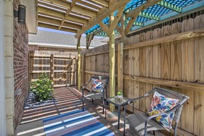 Apartment (1 Bedroom) | Interior - Private Patio: Edinburg Couple's Retreat! (Edinburg)