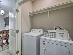 Interior - Private Patio: Edinburg Couple's Retreat! (Edinburg)