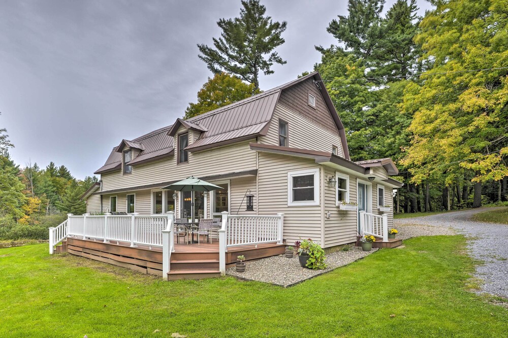 Peaceful Home w/ 11 Acres, Creek & Fire Pit!