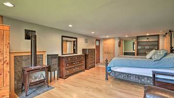 6 bedrooms, iron/ironing board, bed sheets
