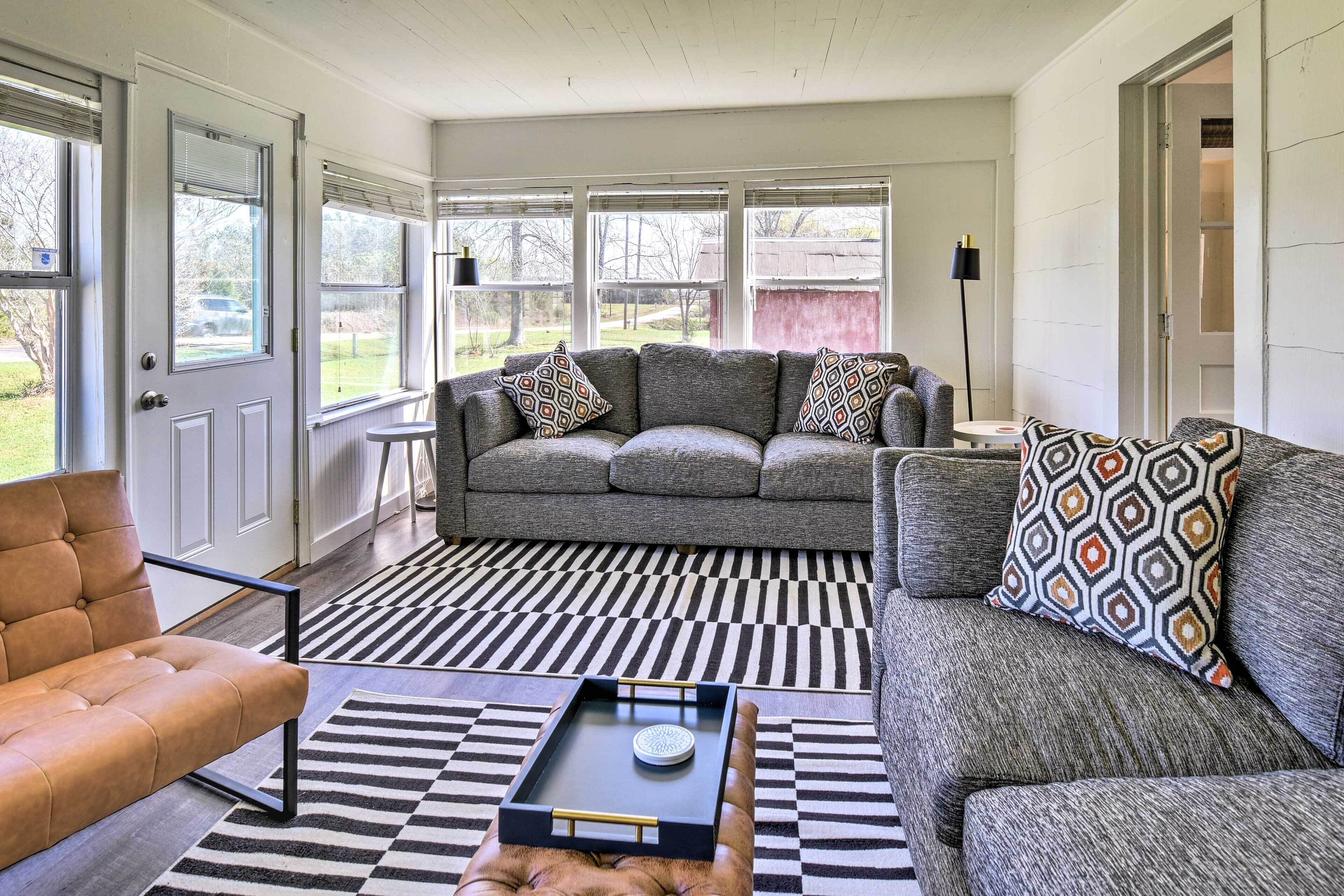 Peaceful Southern Countryside Escape w/ Porch
