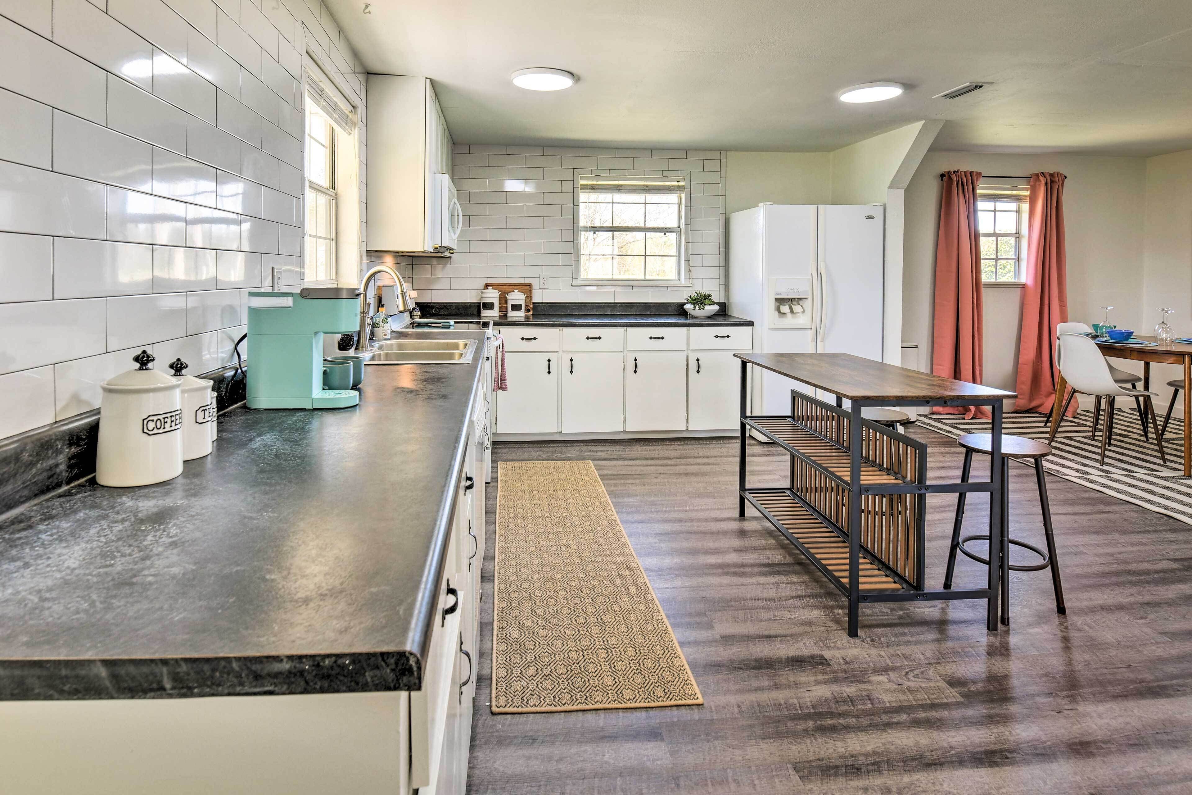 Peaceful Southern Countryside Escape w/ Porch