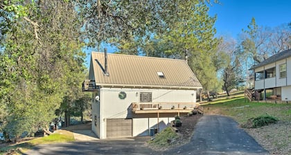 Modern Groveland Chalet ~ 25 Mi to Yosemite!