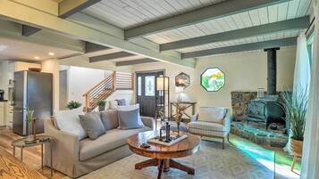 House (3 Bedrooms) | Front of property